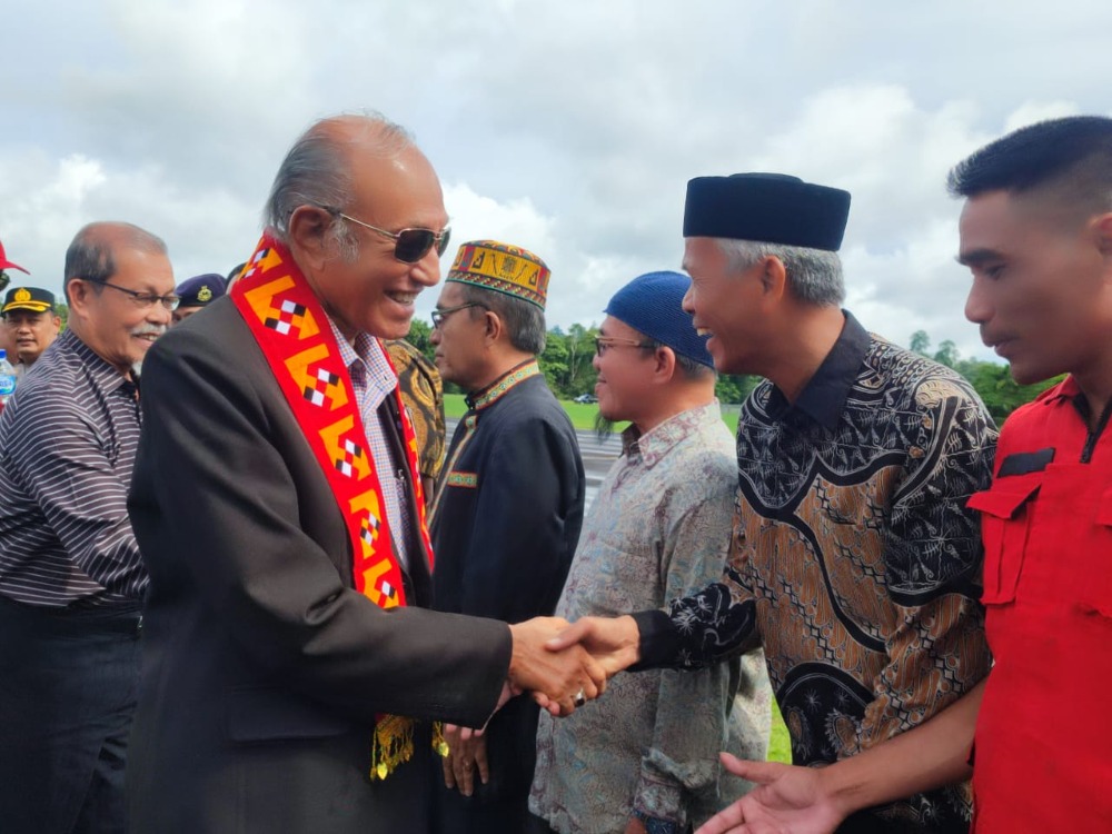 Wali Nanggroe bersama rombongan tiba di Bandara Udara Lasikin, Simeulue