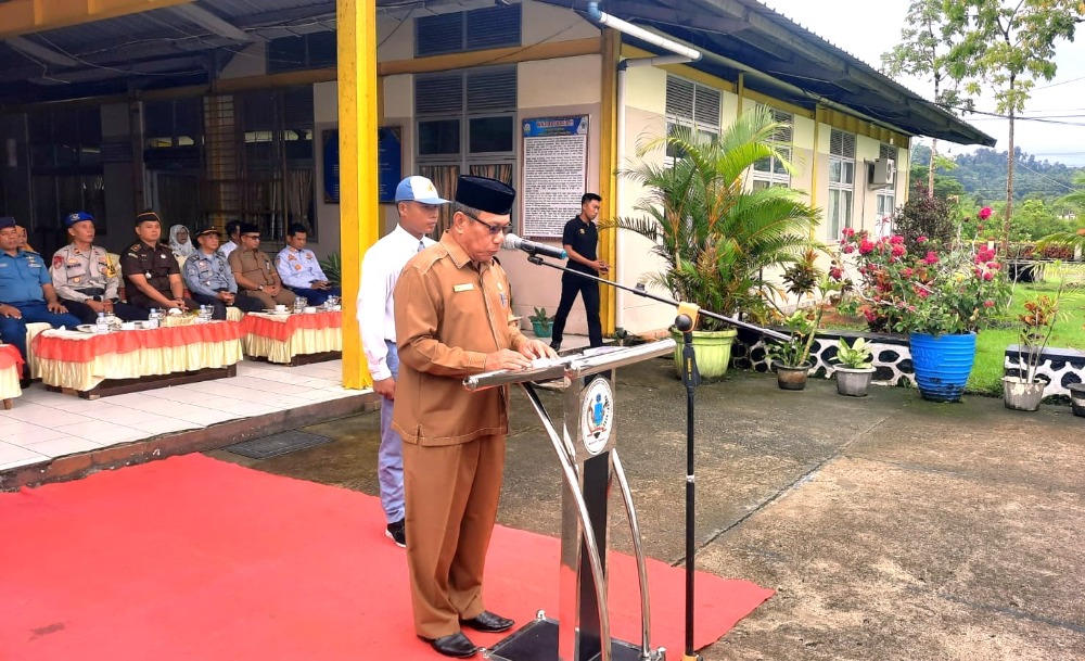 Peringatan Hari Kebangkitan Nasional, Staf Ahli Bupati Pimpin Upacara di SMKN 1 Sinabang