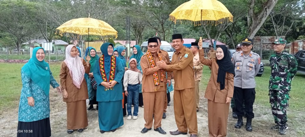 Asisten III Hadiri Sertijab dan Pelantikan Ketua PKK Camat Teluk Dalam