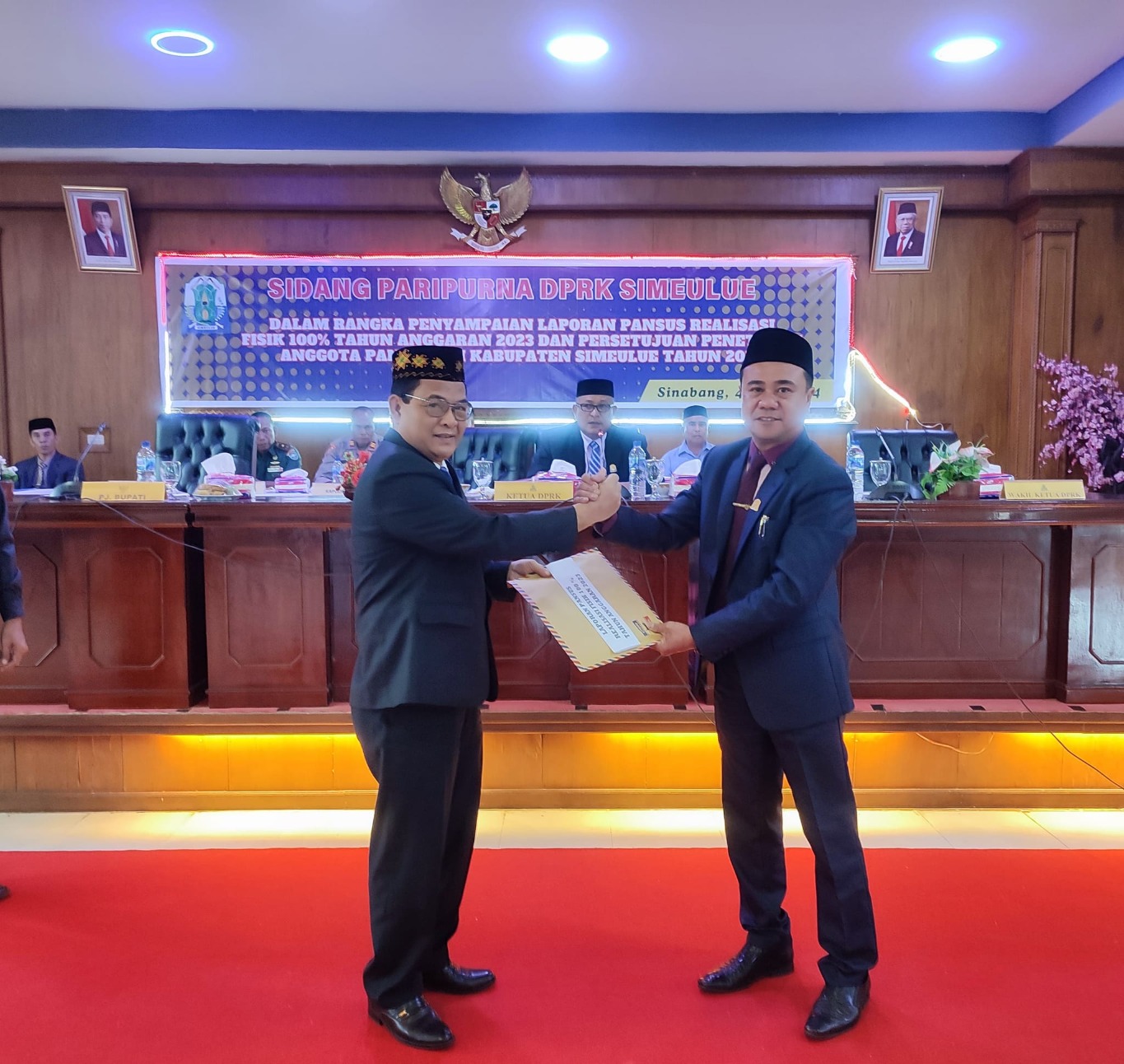 Pj. Bupati Ahmadlyah Hadiri Paripurna LHP dan Penetapan Panwaslih Tahun 2024