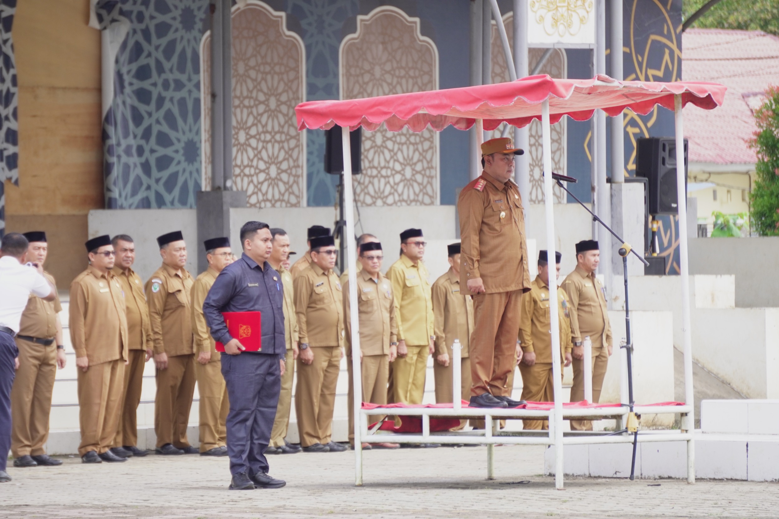 Apel Gabungan Perdana Pj Bupati Simeulu Teuku Reza Fahlevi Ingatkan ASN Bersiakap neetral pada Pemilukada Mendatang