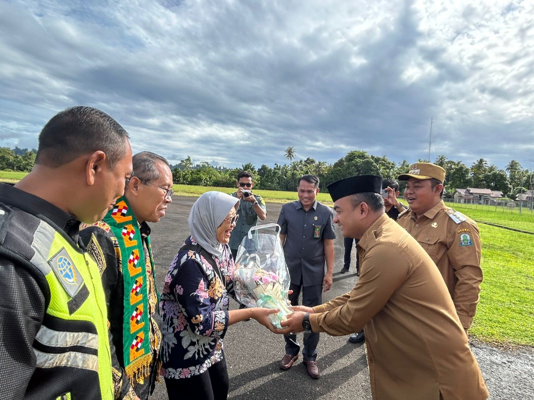 Pj Bupati Simeulue Sambut Kedatangan Ketua Pengadilan Tinggi Banda Aceh