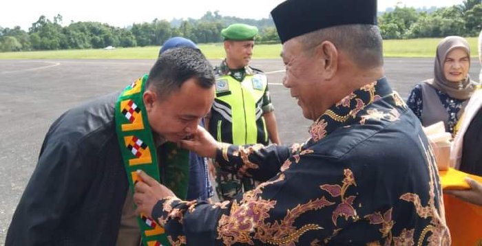 Penyambutan Hangat dari Sahli Bupati Simeulue untuk Danrem 012/Teuku Umar