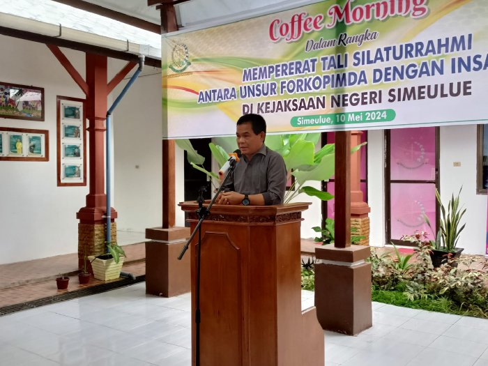 PJ. Bupati Simeulu dan forkopimda Cofie Morning bersama wartawan di Kejari Simeulue