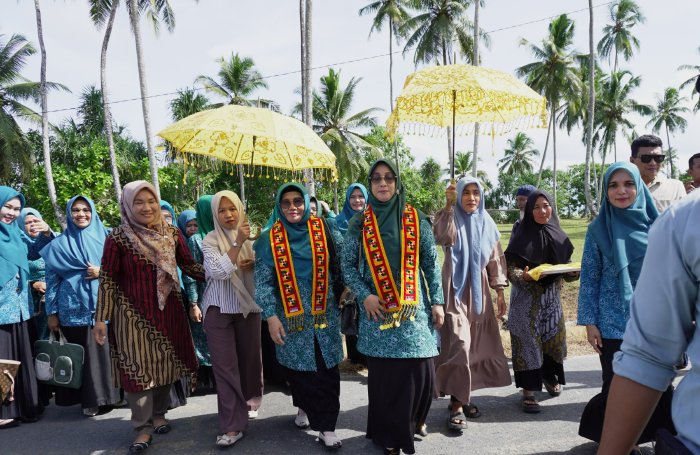 Kunjungan Perdana Pj Ketua TP- PKK Kab. Simeulue sekaligus pembinaan Desa Gammawar, Desa Lauke, Disambut Hangat Camat Simeulue Tengah