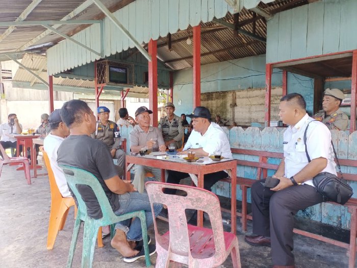 Penggalas Ikan Sampaikan Alasan Jualan di Pinggir Jalan ke Pj Bupati Simeulue