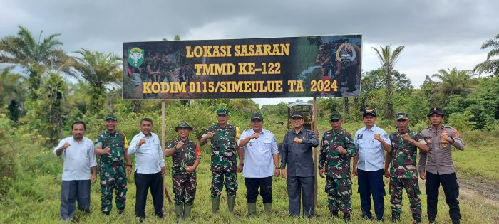 Pj. Bupati Simeulue Bersama Tim WASEV TMMD 122 Tahun 2024 Lakukan Serangkaian Kegiatan di Kecamatan Teupah Selatan dan Sekitarnya