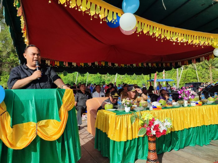Pj Bupati Simeulue Buka Turnamen HUT Sumpah Pemuda di Teupah Barat, 19 Klub Berlaga