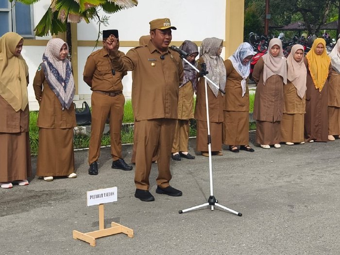Pimpin Apel Pagi di RSUD Simeulue, Pj Bupati Berikan Arahan untuk Pelayanan Prima