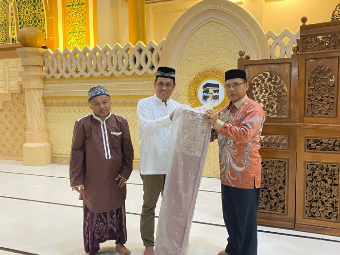 Tim Safari Ramadhan Provinsi Aceh Salurkan Bantuan ke Masjid Agung Tgk. Khalilullah